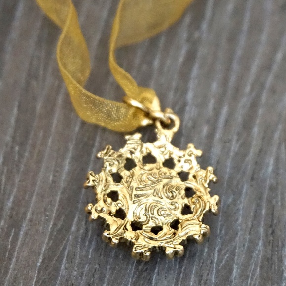 1928 Jewelry Butterfly Cameo Necklace from 2009-2010 - Picture 5 of 5